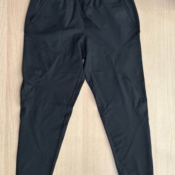 Under Armour Black Track Pant Size Small - NEW - Picture 1 of 10